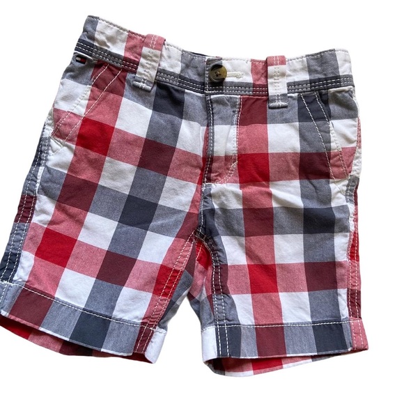 Tommy Hilfiger button up shorts 3T - Picture 2 of 6